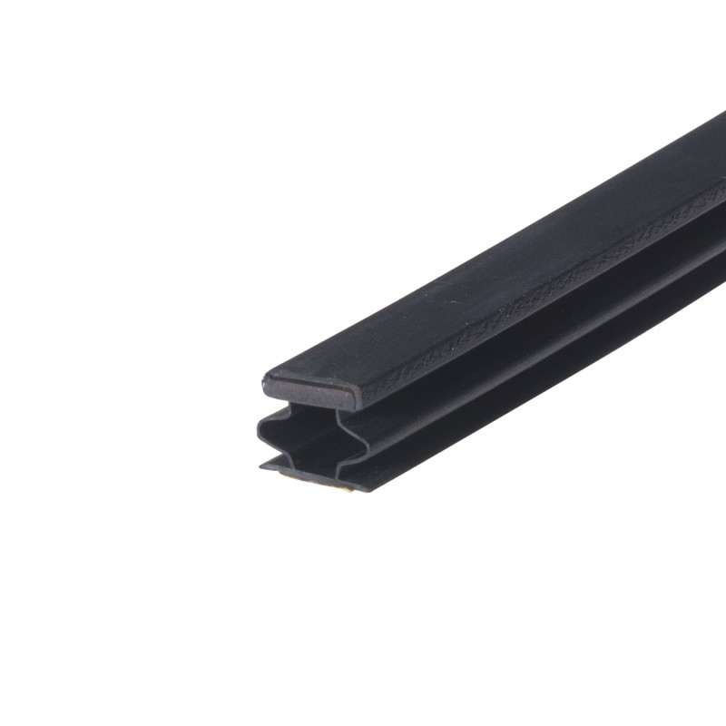 Комплект магнитного уплотнителя ИЛЬПЕА-САР на дверь (черный) 12.5x14.5 мм (3шт.по 2100мм) самоклеящийся, розничная упаковка