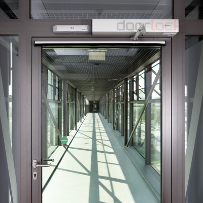 Привод распашной GEZE TSA 160N с рычажной тягой, серебристый