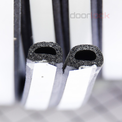"Уплотнитель дверной  DOORLOCK EPDM D-образный  7,5х9мм, черный, самоклеящийся,  рулон 100м"