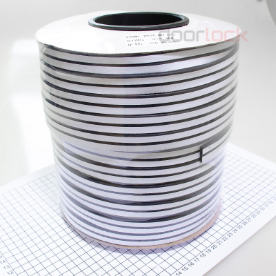 "Уплотнитель дверной  DOORLOCK EPDM E-образный  4х9мм, черный,  самоклеящийся, рулон 150м"